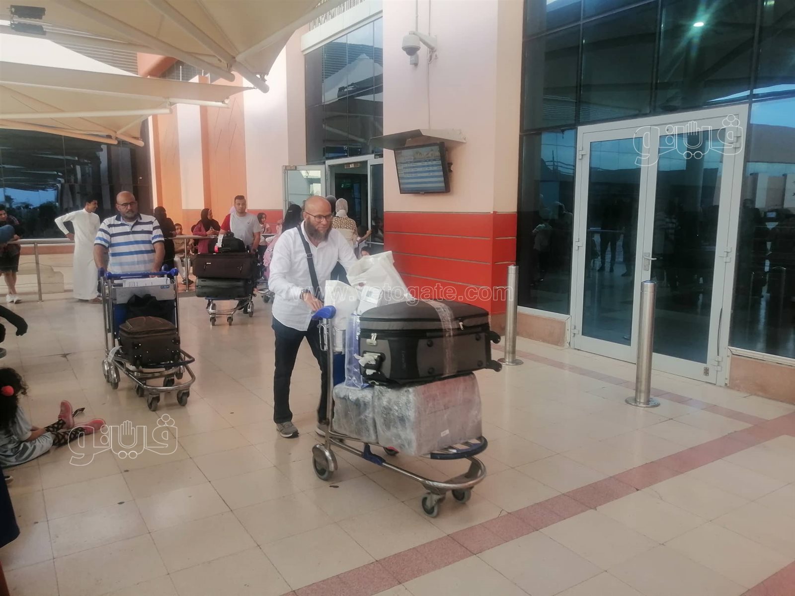 مطار القاهرة يستقبل أولى رحلات عودة حجاج بيت الله الحرام (6)