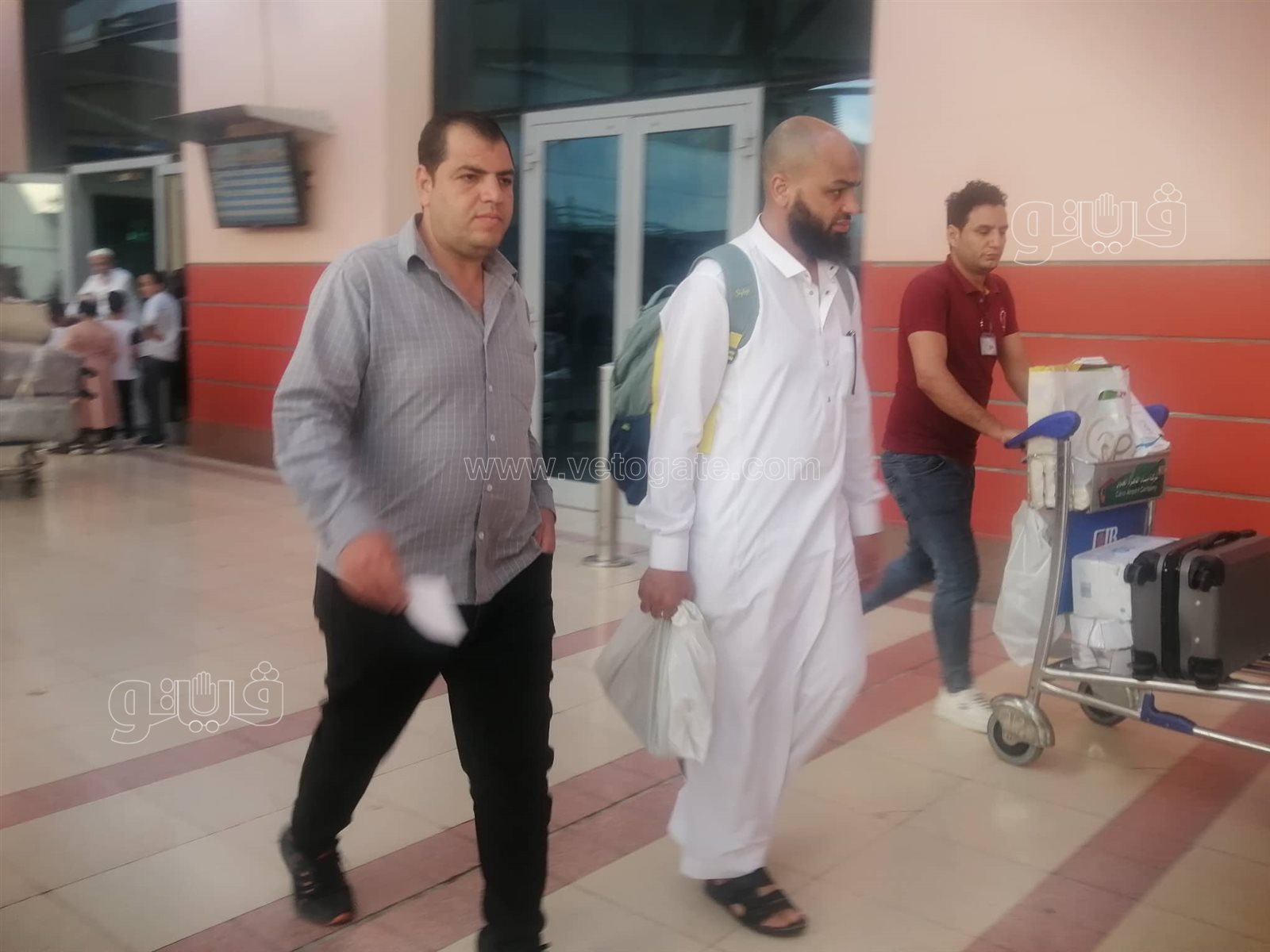 مطار القاهرة يستقبل أولى رحلات عودة حجاج بيت الله الحرام (7)