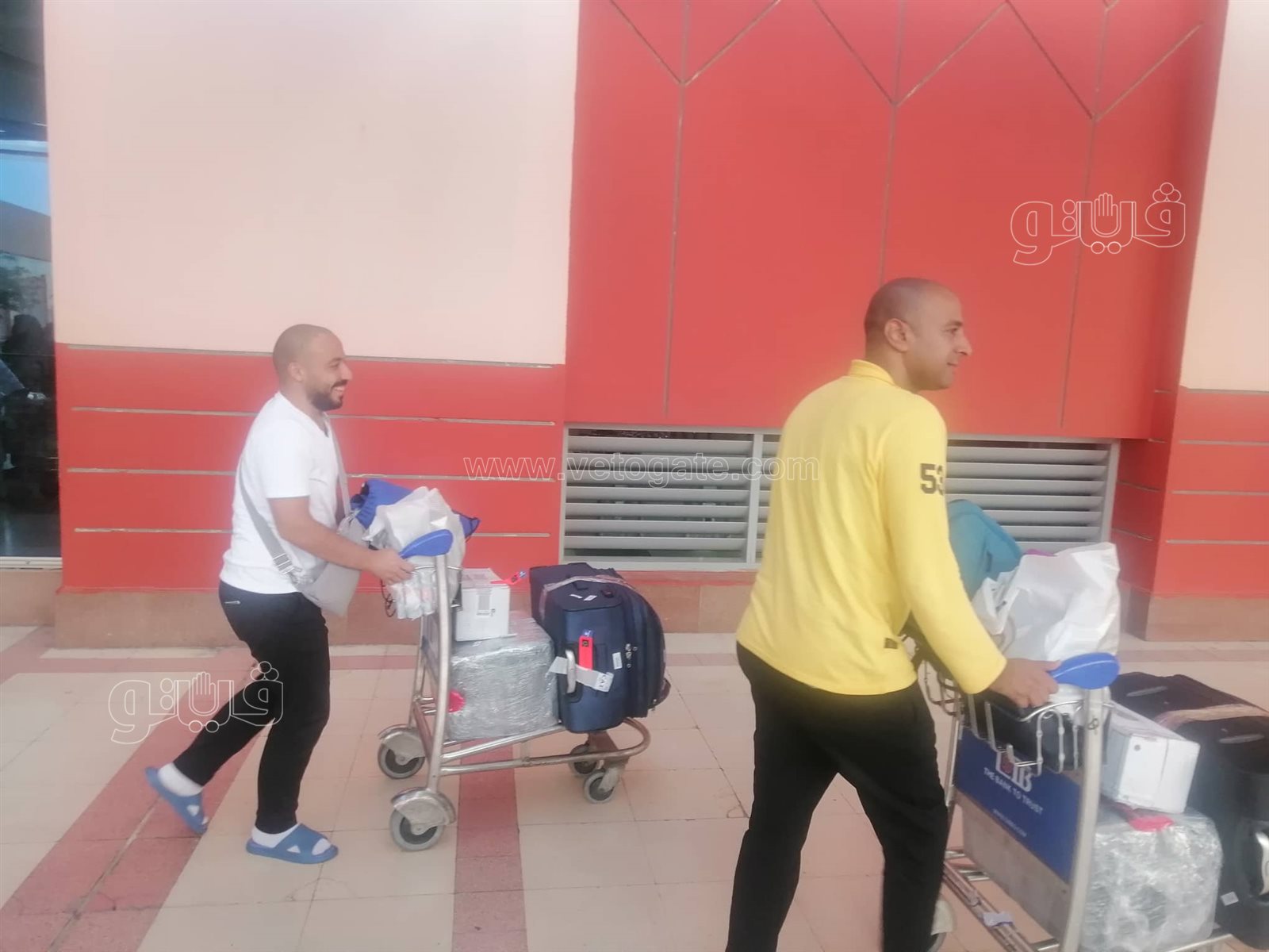 مطار القاهرة يستقبل أولى رحلات عودة حجاج بيت الله الحرام (9)