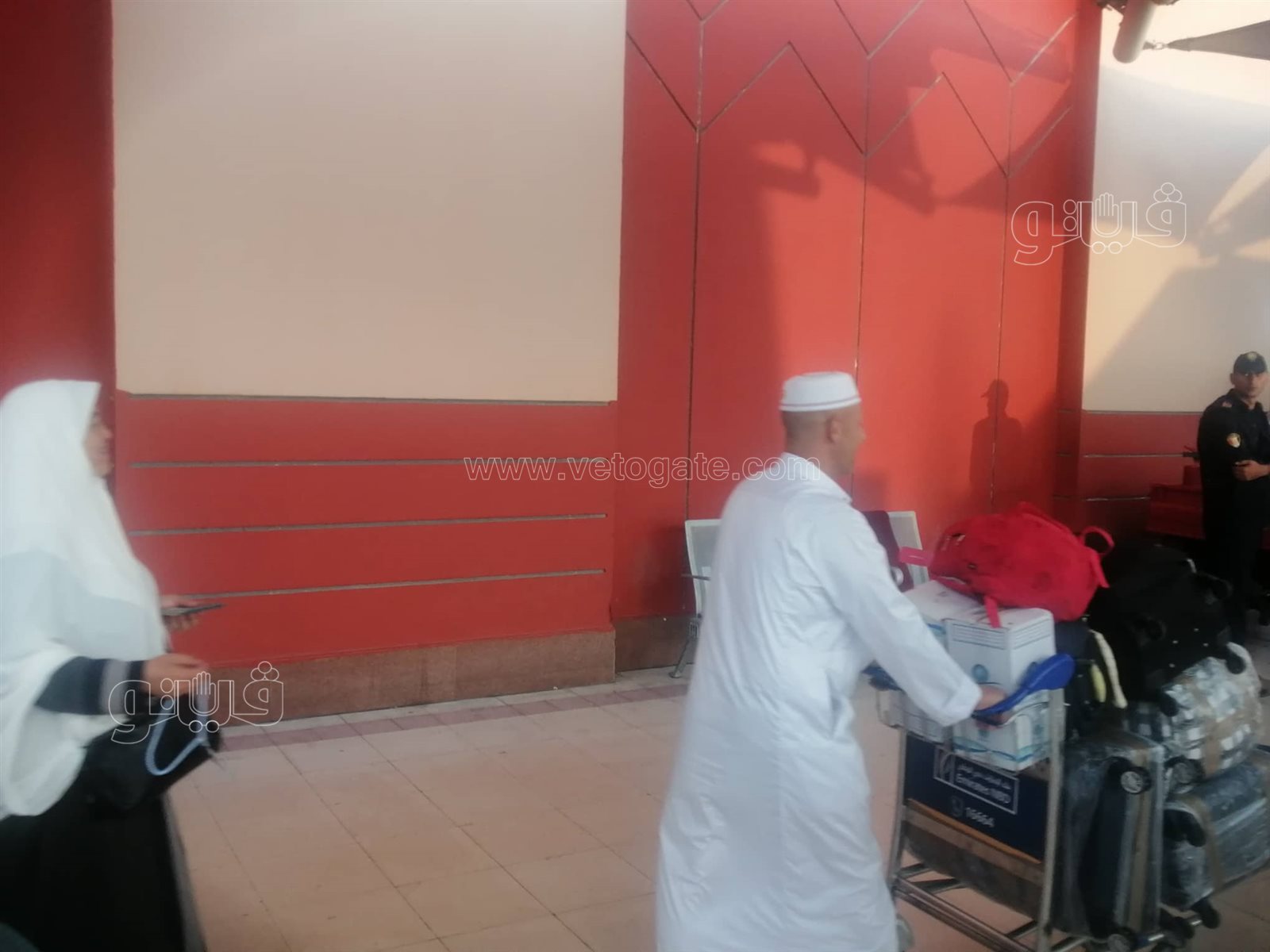 مطار القاهرة يستقبل أولى رحلات عودة حجاج بيت الله الحرام (14)