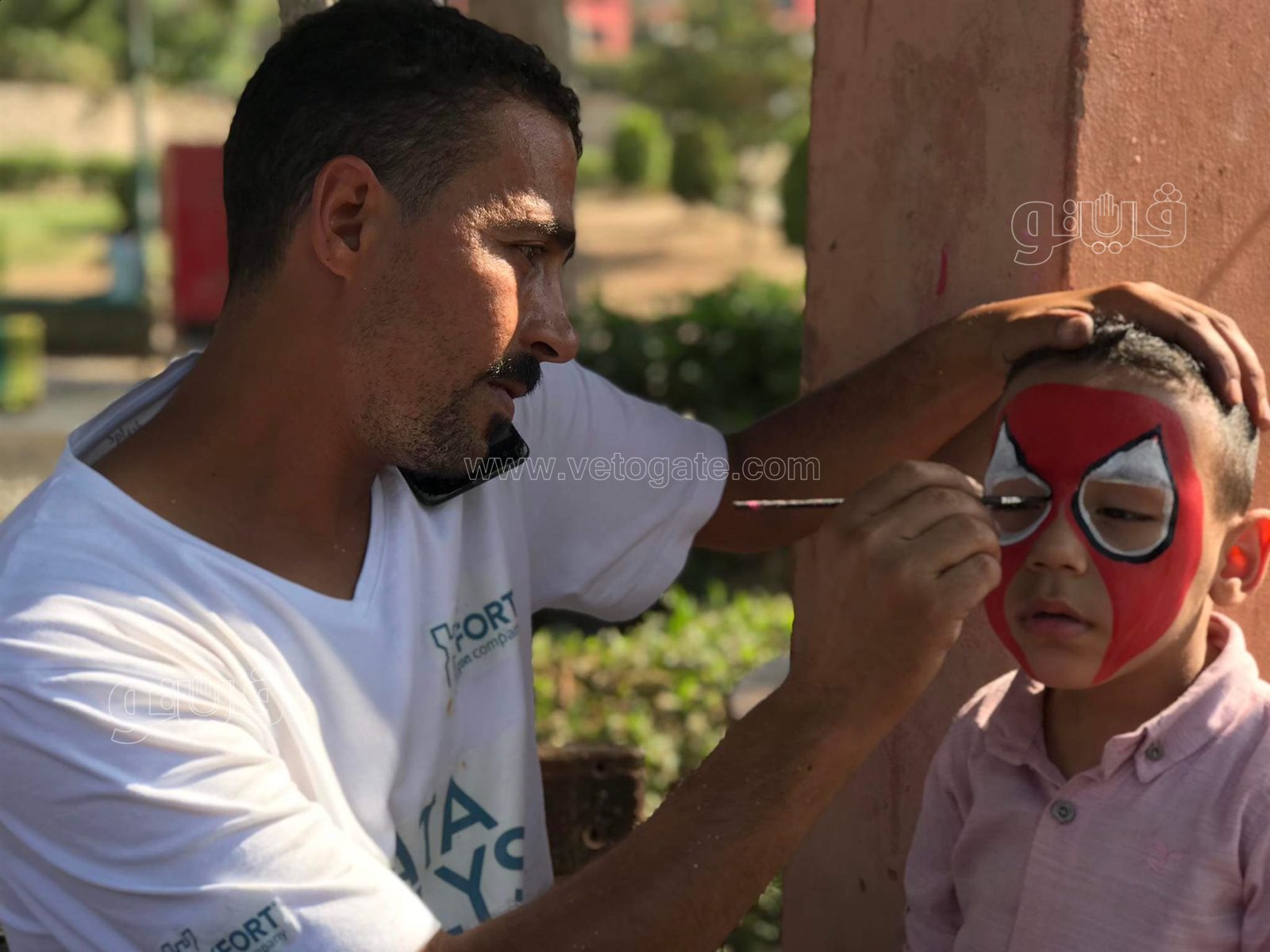 رسم التاتو وأقنعة الحيوانات والملاهي أبرز مظاهر الفرحة في الحديقة اليابانية (15)