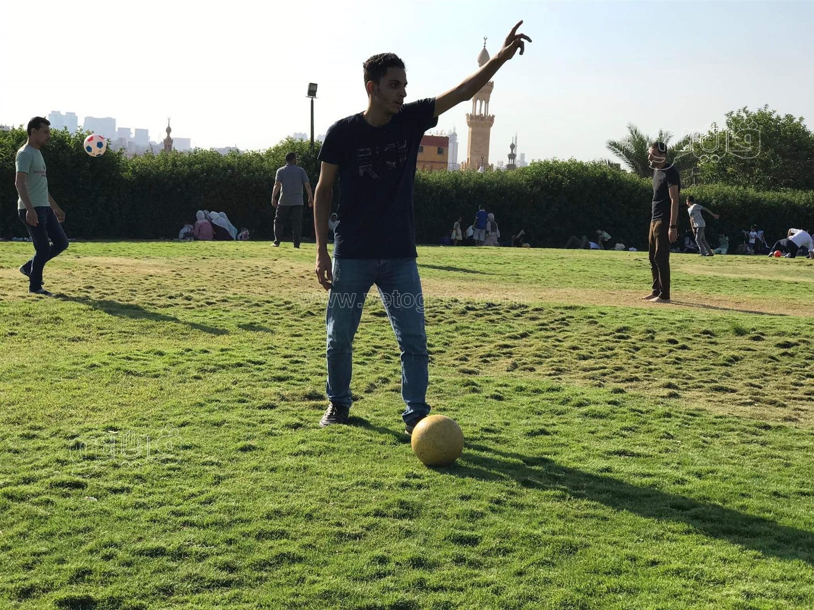 كرة القدم والباتيناج يسيطران على احتفالات إجازة العيد بحديقة الأزهر (8)