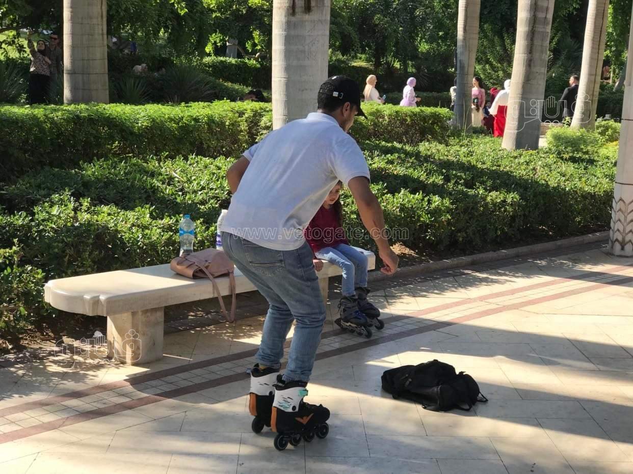 كرة القدم والباتيناج يسيطران على احتفالات إجازة العيد بحديقة الأزهر (14)