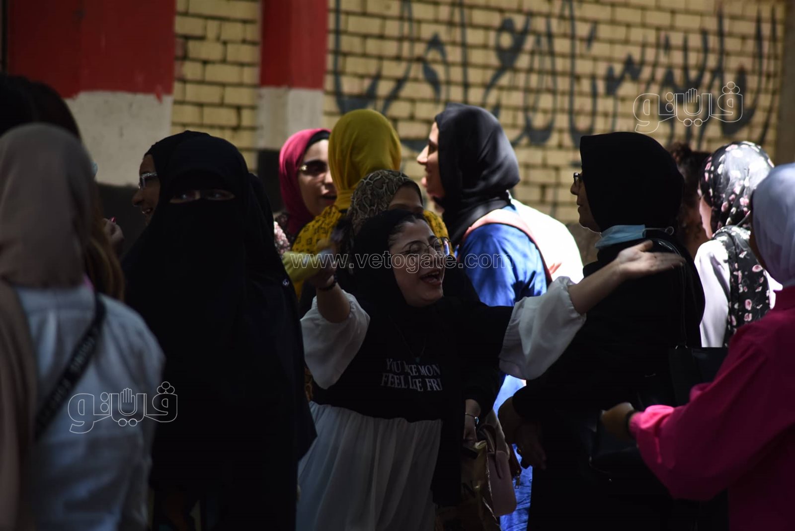 بالزغاريد.. احتفالات طلاب الثانوية العامة بعد انتهاء أخر أيام الإمتحانات (5)