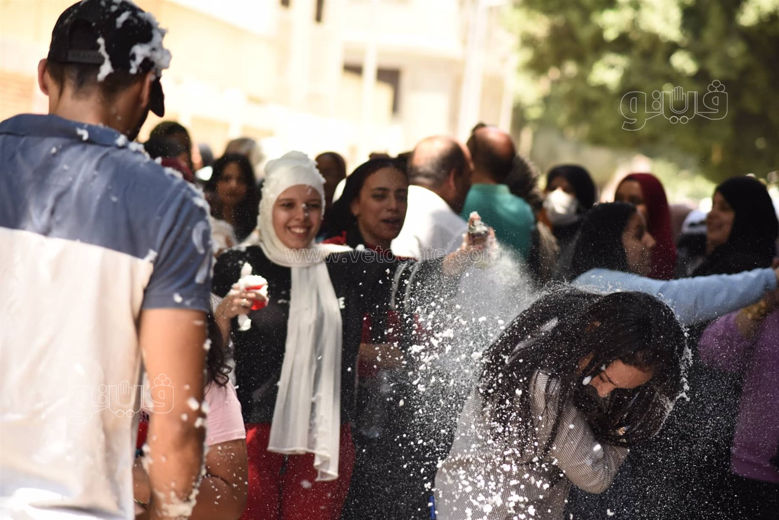 بالزغاريد.. احتفالات طلاب الثانوية العامة بعد انتهاء أخر أيام الإمتحانات (11)