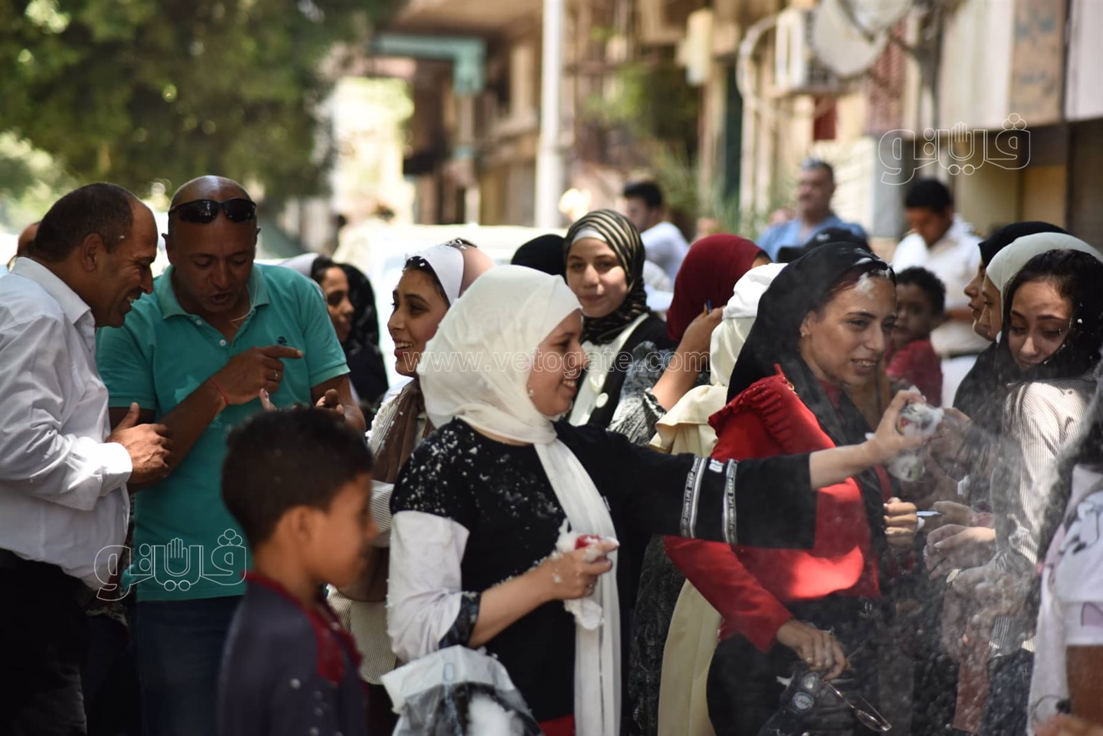 بالزغاريد.. احتفالات طلاب الثانوية العامة بعد انتهاء أخر أيام الإمتحانات (7)