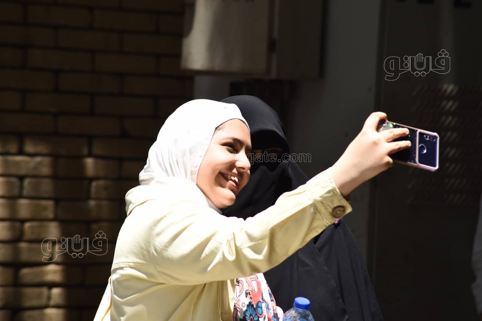 بالزغاريد.. احتفالات طلاب الثانوية العامة بعد انتهاء أخر أيام الإمتحانات (8)