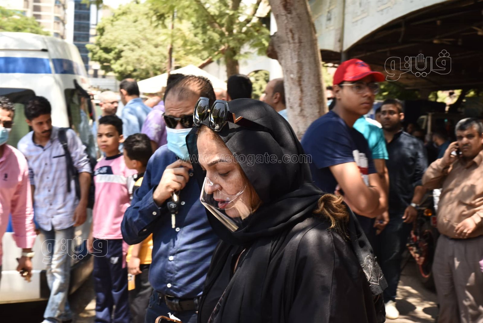 تشييع جثمان والدة نهلة سلامة وسط غياب للفنانين (2)