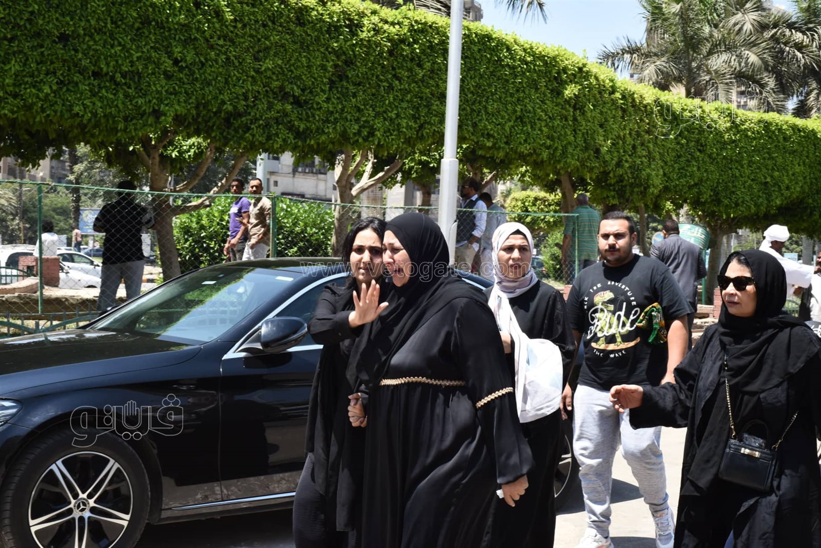 تشييع جثمان والدة نهلة سلامة وسط غياب للفنانين (8)