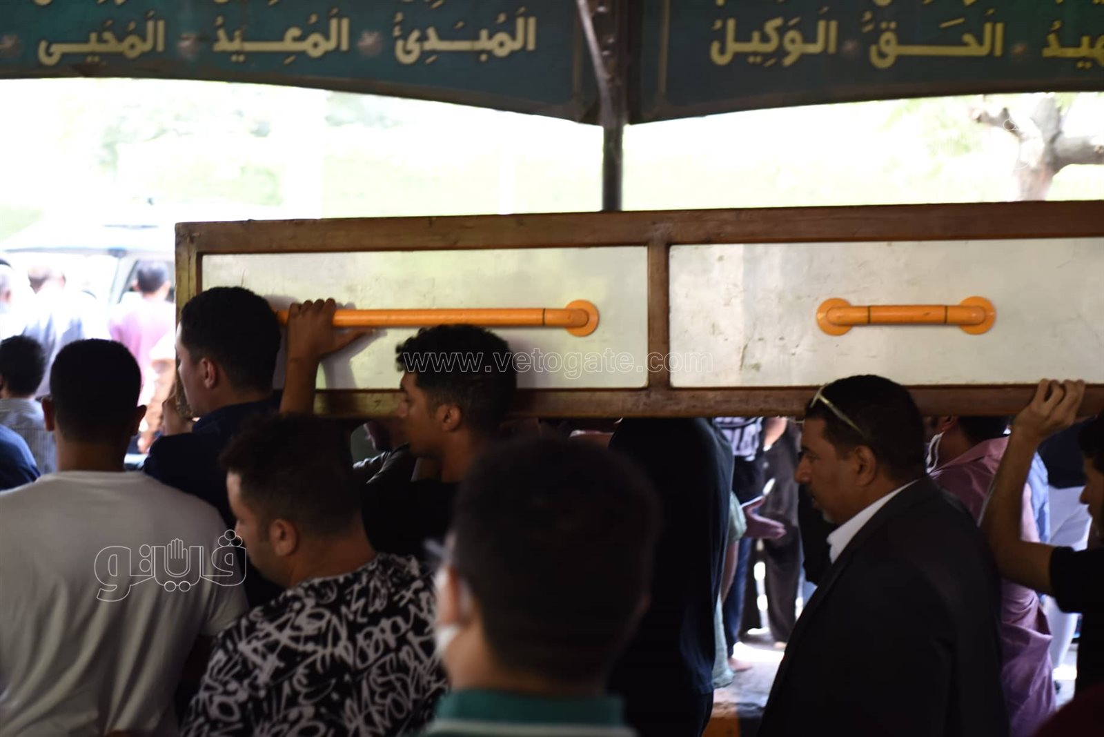 تشييع جثمان والدة نهلة سلامة وسط غياب للفنانين (9)