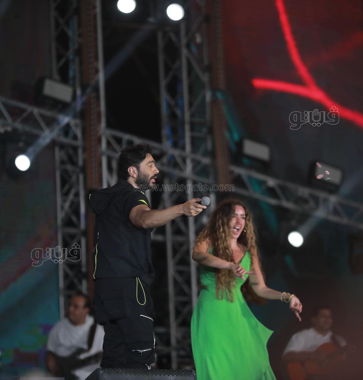  تامر حسني يتالق بحفل جماهيري في إطلاق عشأنجي (1)