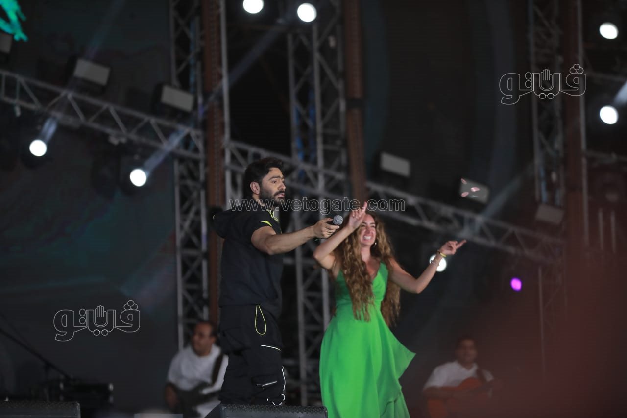  تامر حسني يتالق بحفل جماهيري في إطلاق عشأنجي (2)