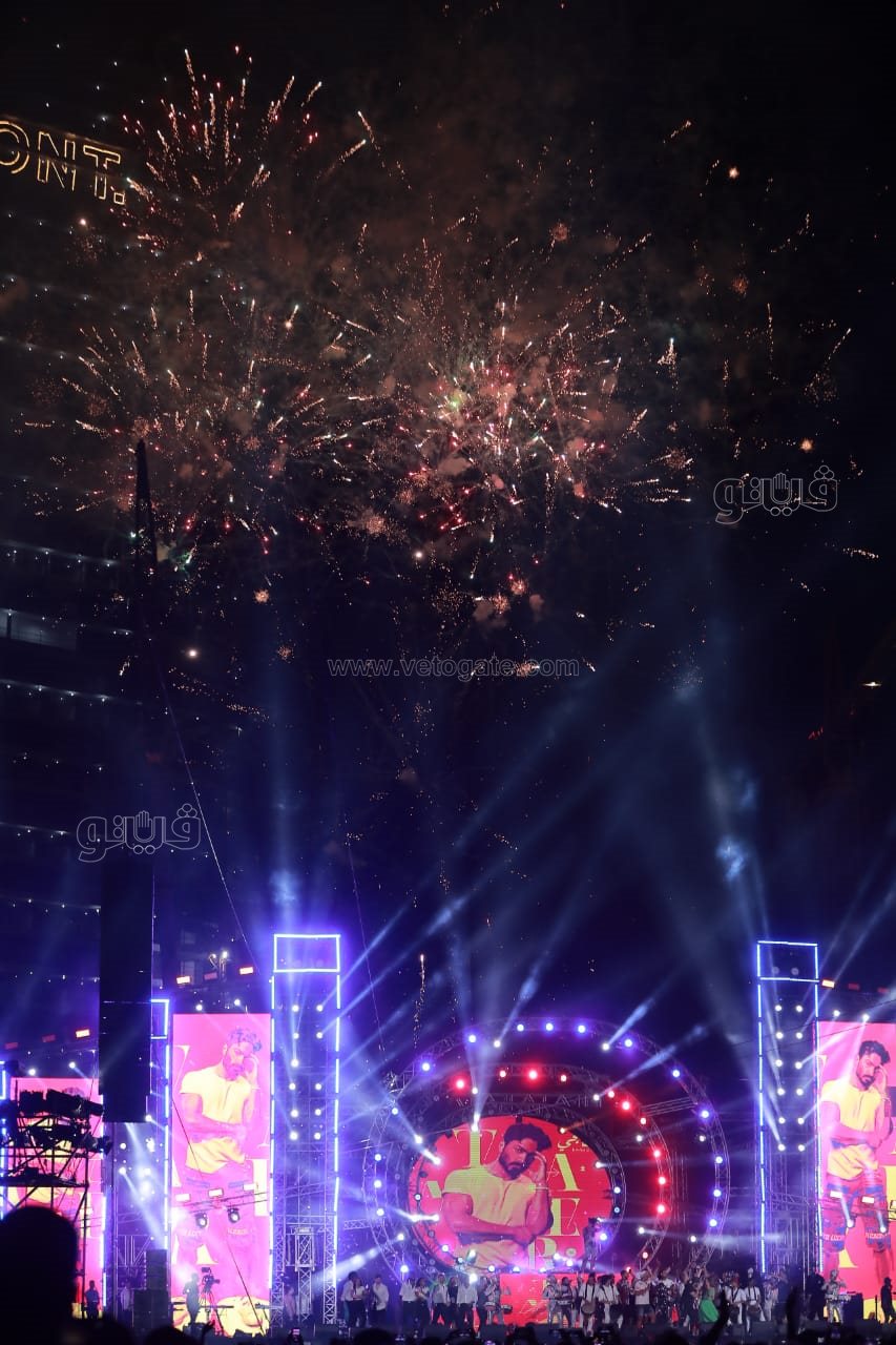  تامر حسني يتالق بحفل جماهيري في إطلاق عشأنجي (11)