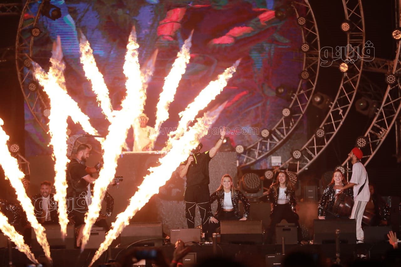  تامر حسني يتالق بحفل جماهيري في إطلاق عشأنجي (13)