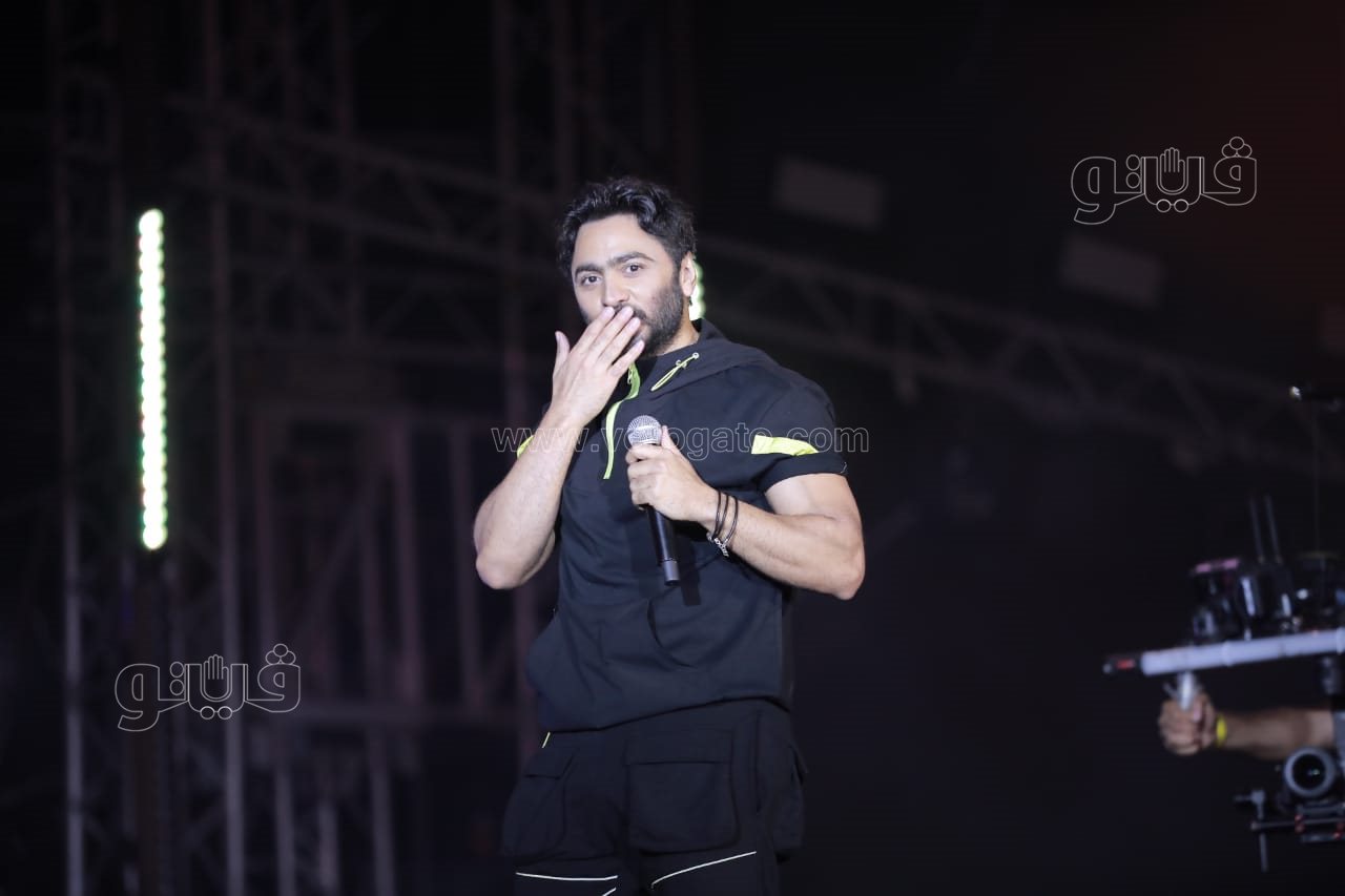  تامر حسني يتالق بحفل جماهيري في إطلاق عشأنجي (18)