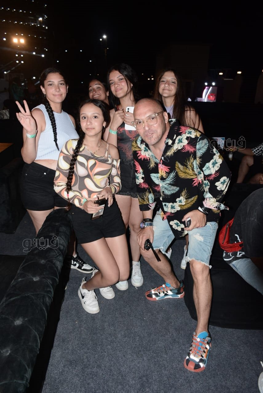  تامر حسني يتالق بحفل جماهيري في إطلاق عشأنجي (35)