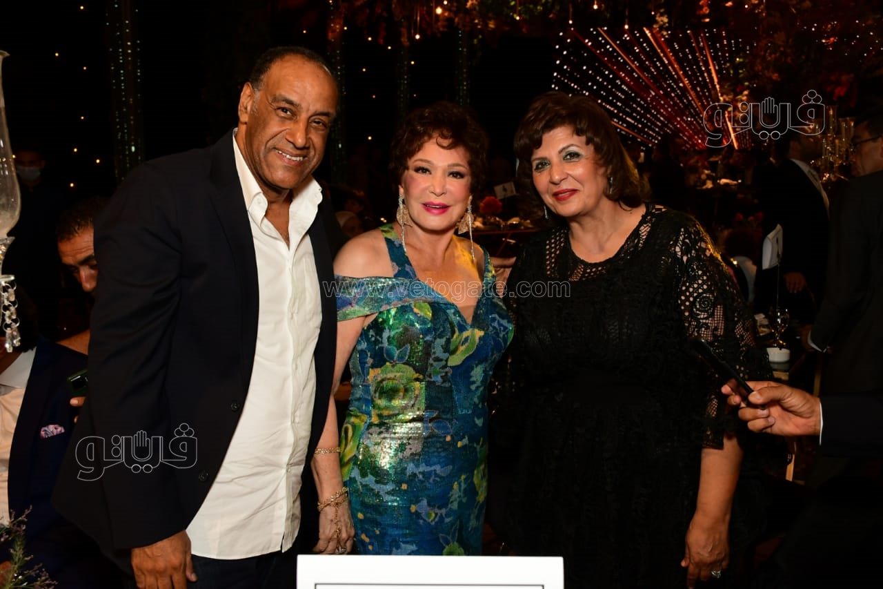 نجوم الفن والمشاهير في زفاف ابنة عصام إمام شقيق الزعيم (7)