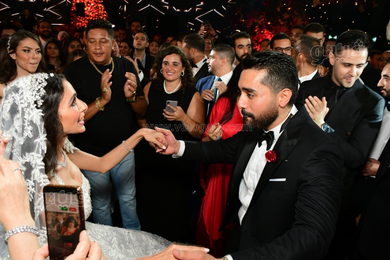 نجوم الفن والمشاهير في زفاف ابنة عصام إمام شقيق الزعيم (12)