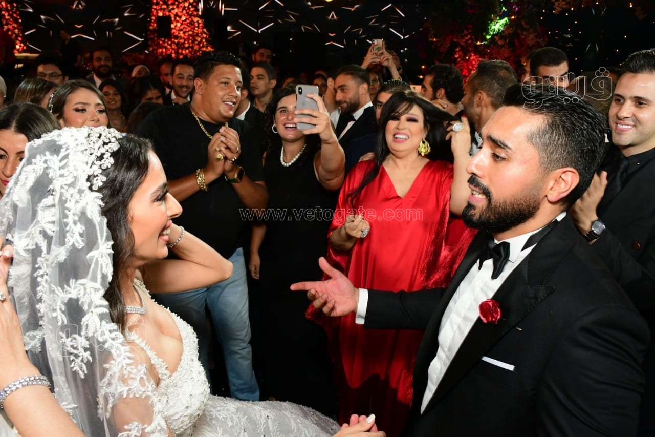 نجوم الفن والمشاهير في زفاف ابنة عصام إمام شقيق الزعيم (14)