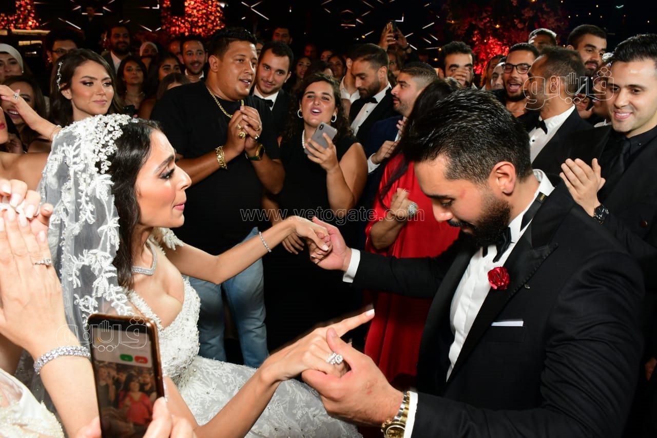 نجوم الفن والمشاهير في زفاف ابنة عصام إمام شقيق الزعيم (15)