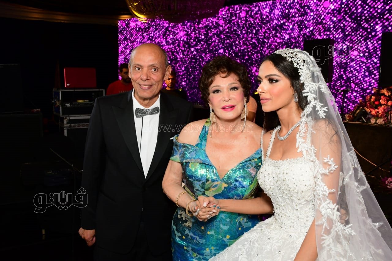 نجوم الفن والمشاهير في زفاف ابنة عصام إمام شقيق الزعيم (25)