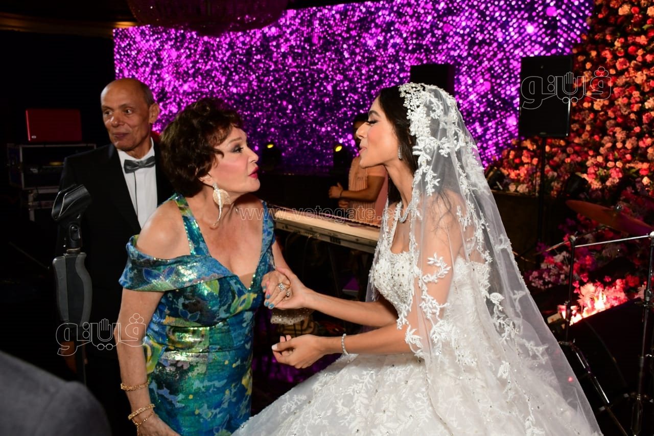 نجوم الفن والمشاهير في زفاف ابنة عصام إمام شقيق الزعيم (31)