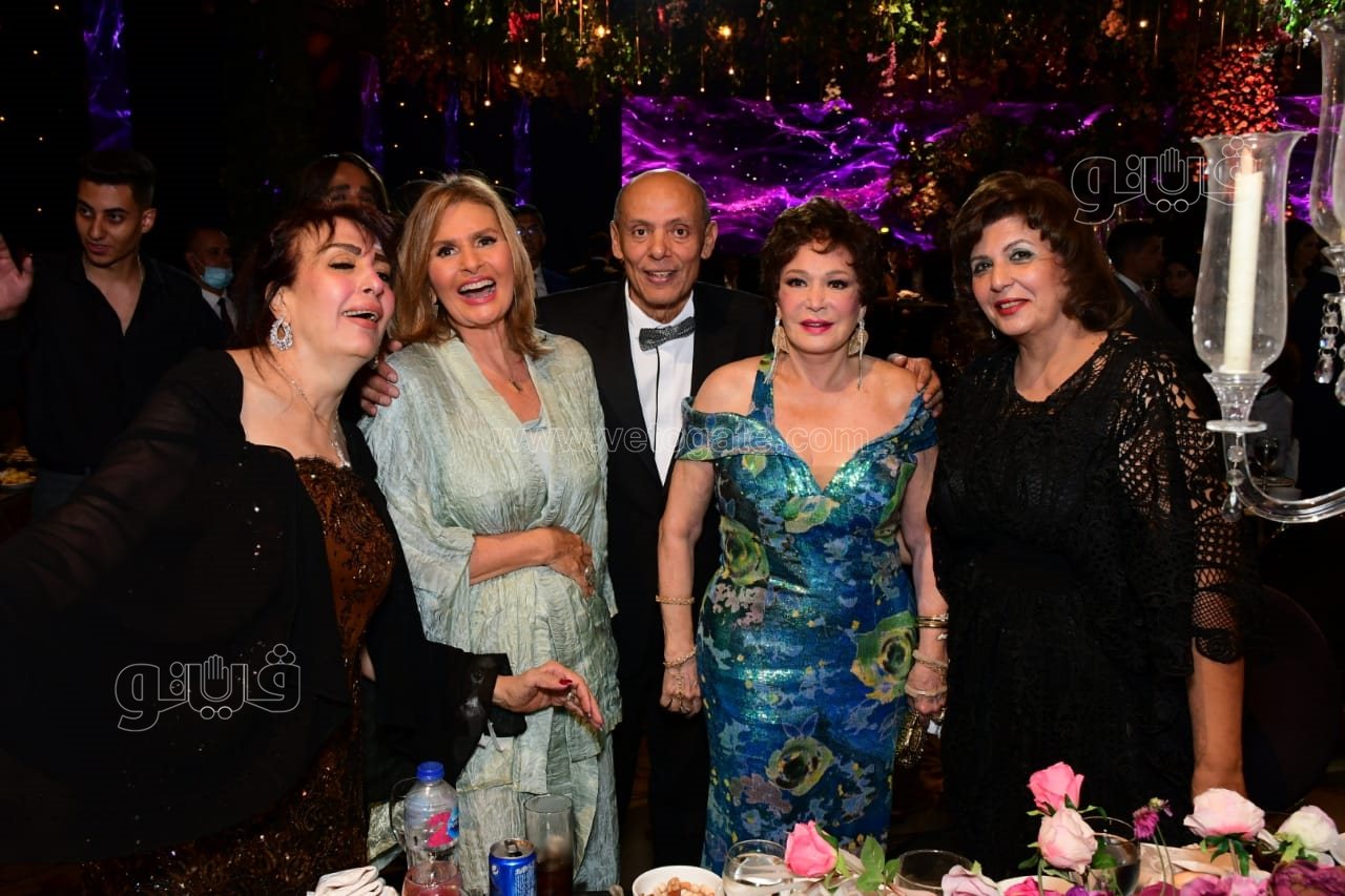 نجوم الفن والمشاهير في زفاف ابنة عصام إمام شقيق الزعيم (36)