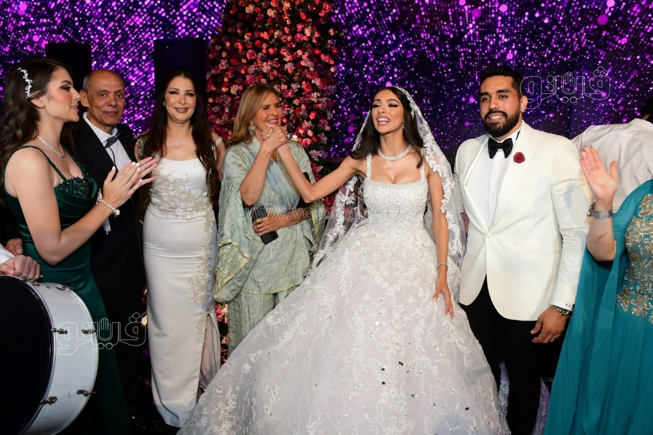 نجوم الفن والمشاهير في زفاف ابنة عصام إمام شقيق الزعيم (42)