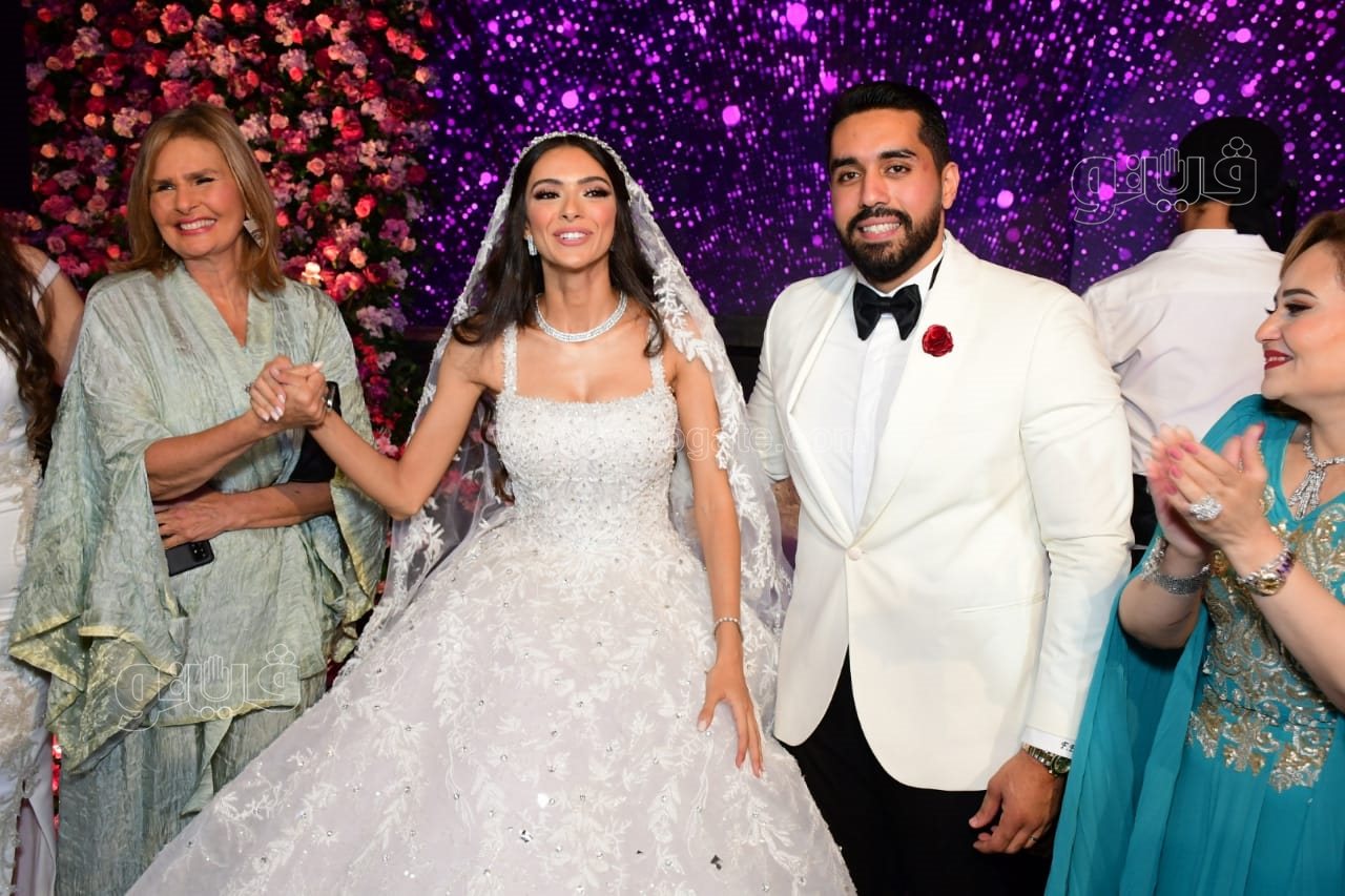 نجوم الفن والمشاهير في زفاف ابنة عصام إمام شقيق الزعيم (43)