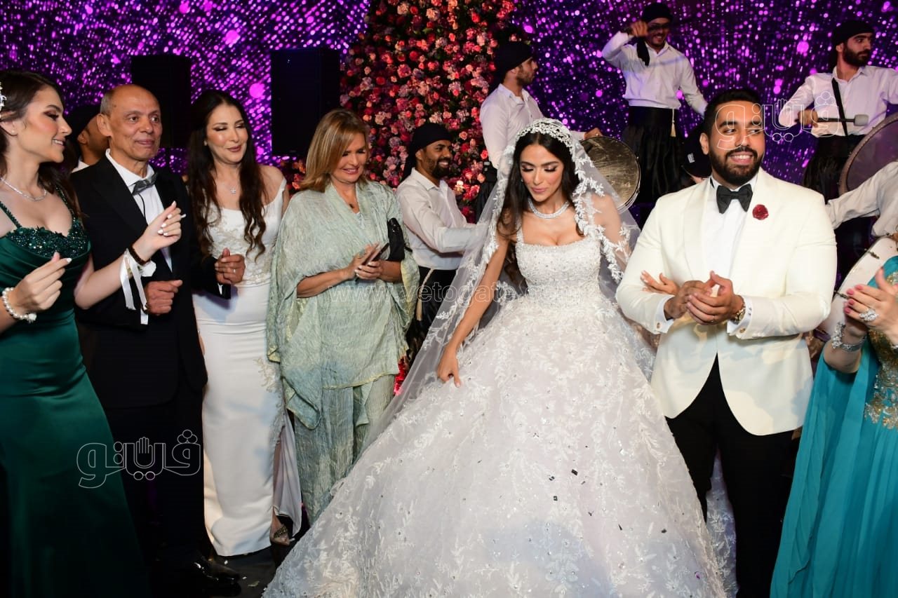 نجوم الفن والمشاهير في زفاف ابنة عصام إمام شقيق الزعيم (44)