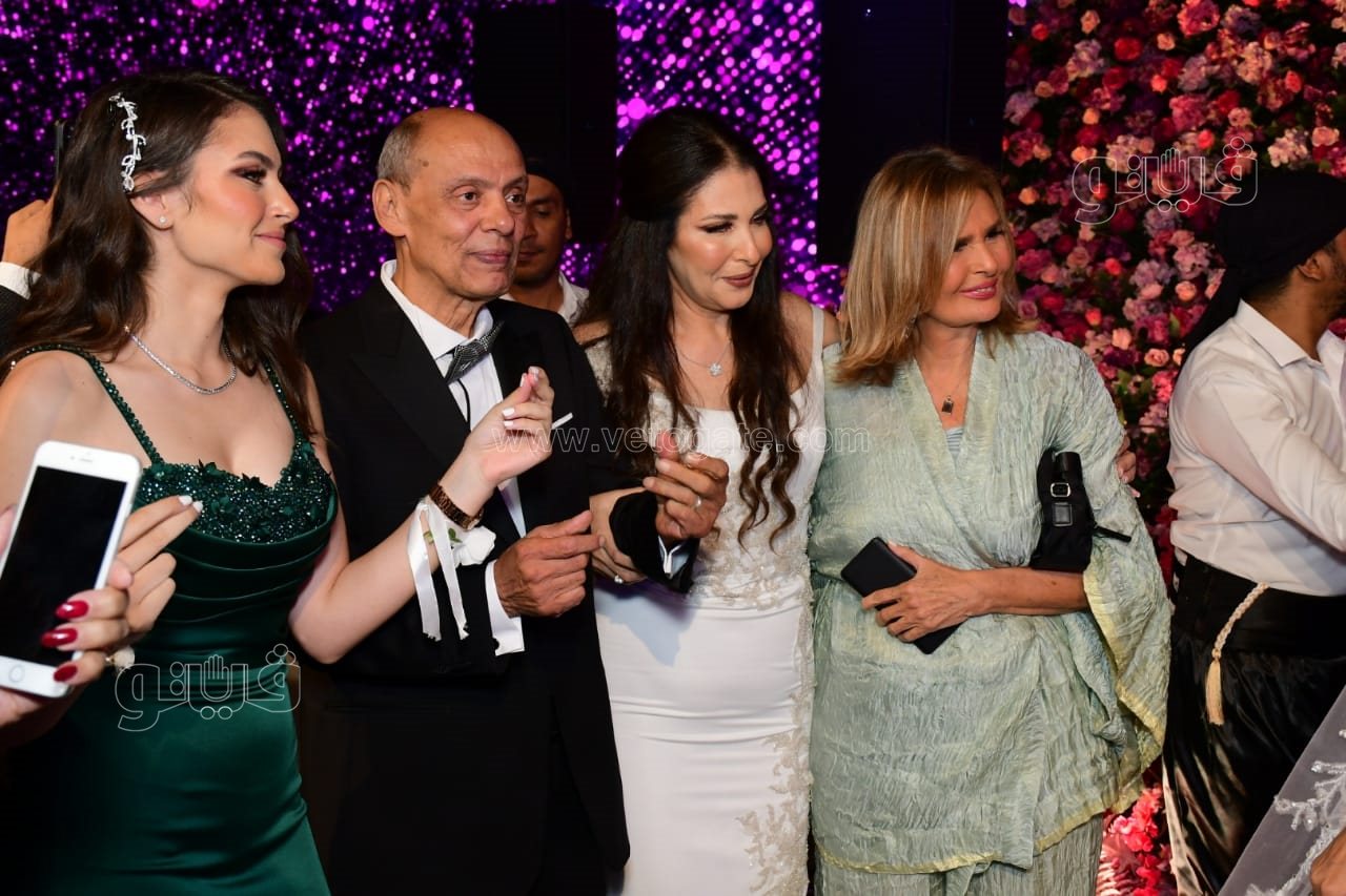 نجوم الفن والمشاهير في زفاف ابنة عصام إمام شقيق الزعيم (45)
