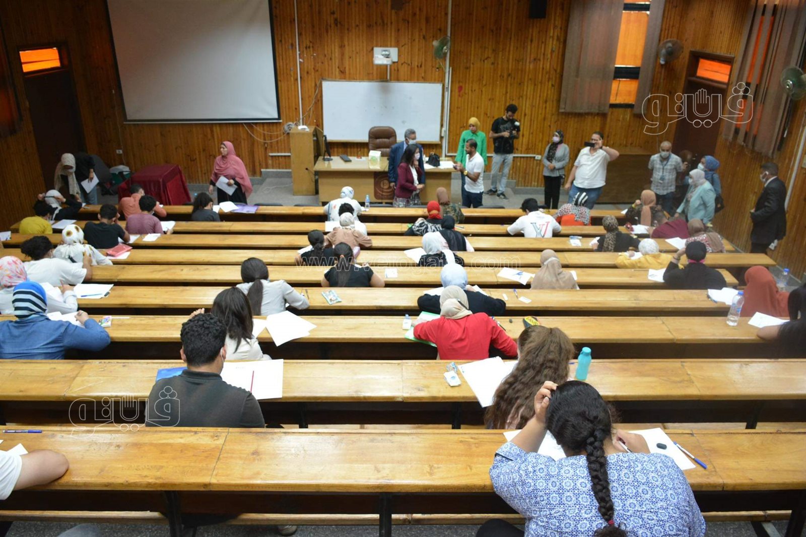 عميد إعلام القاهرة تتفقد امتحان القدرات لطلاب الثانوية (30)