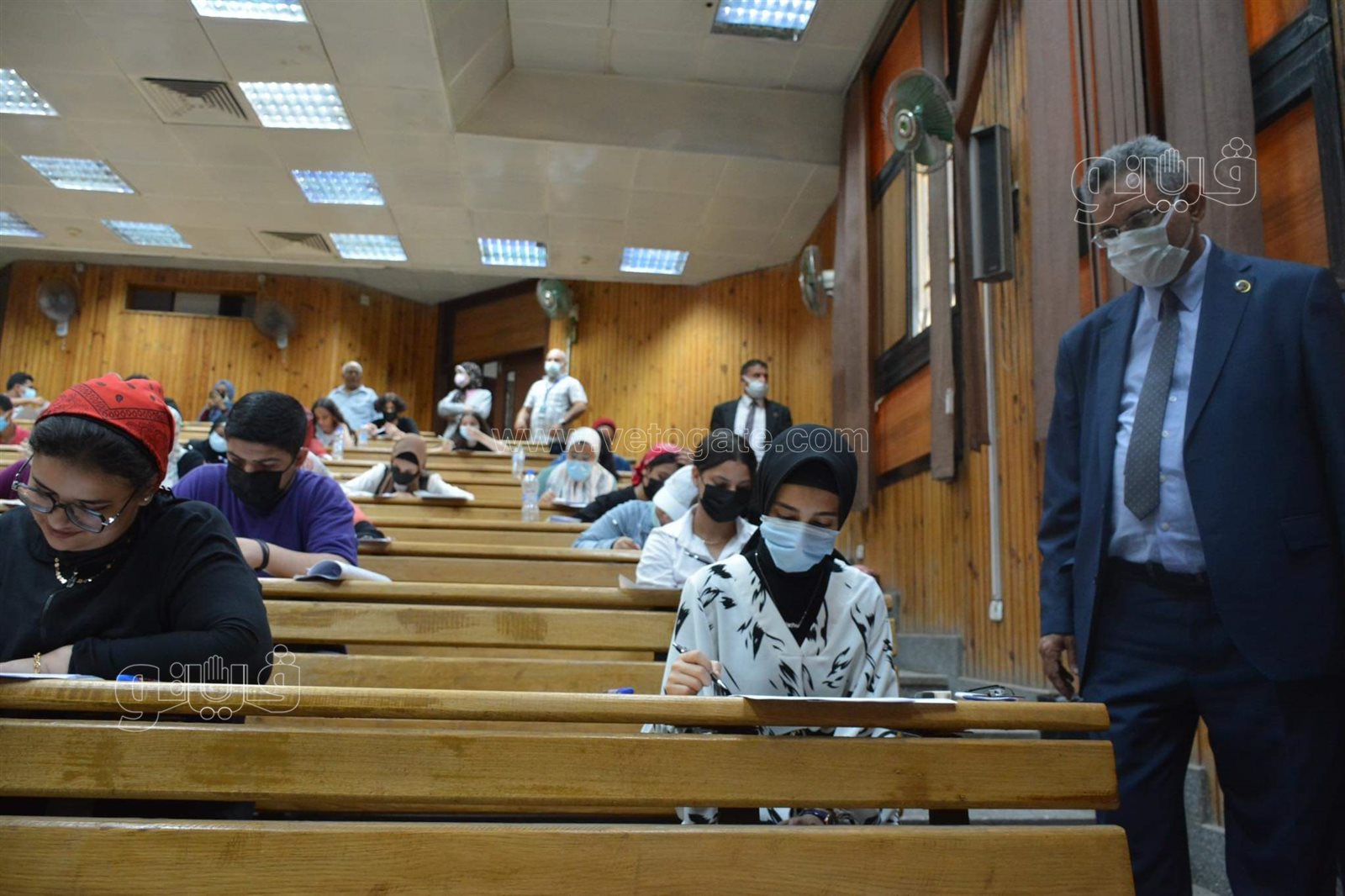 عميد إعلام القاهرة تتفقد امتحان القدرات لطلاب الثانوية (42)