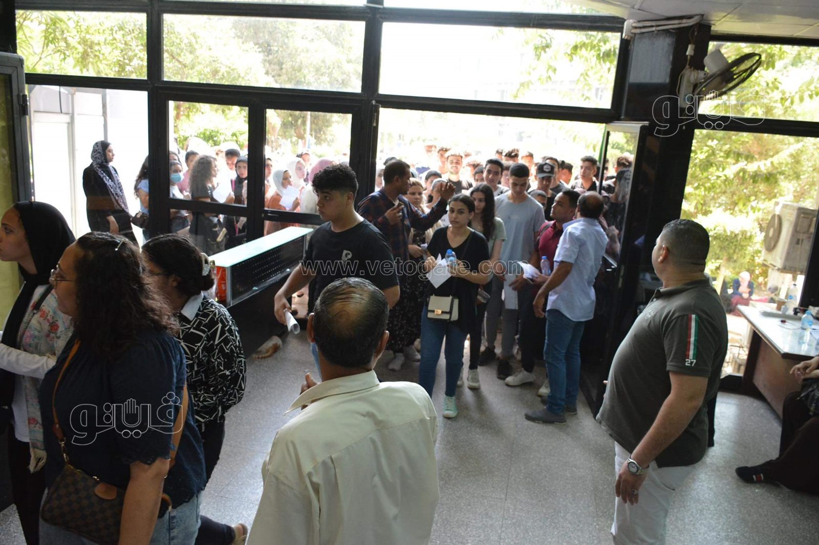 لحظة دخول طلاب الثانوية لأداء اختبارات القدرات بإعلام القاهرة (4)