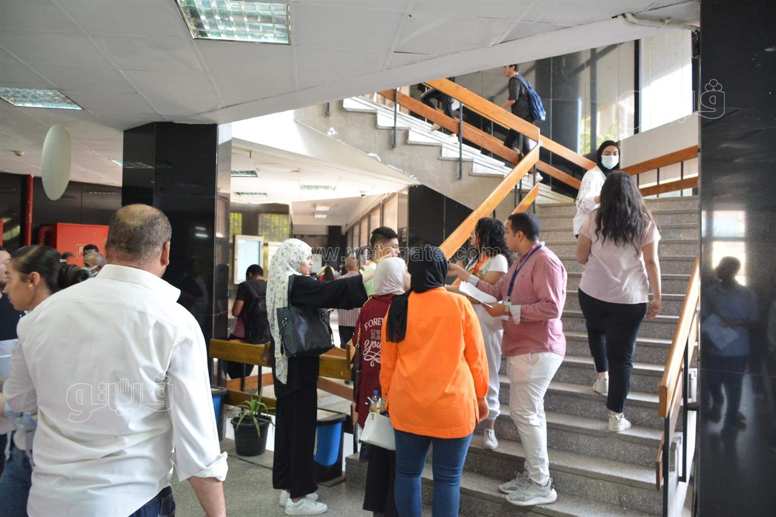 لحظة دخول طلاب الثانوية لأداء اختبارات القدرات بإعلام القاهرة (8)