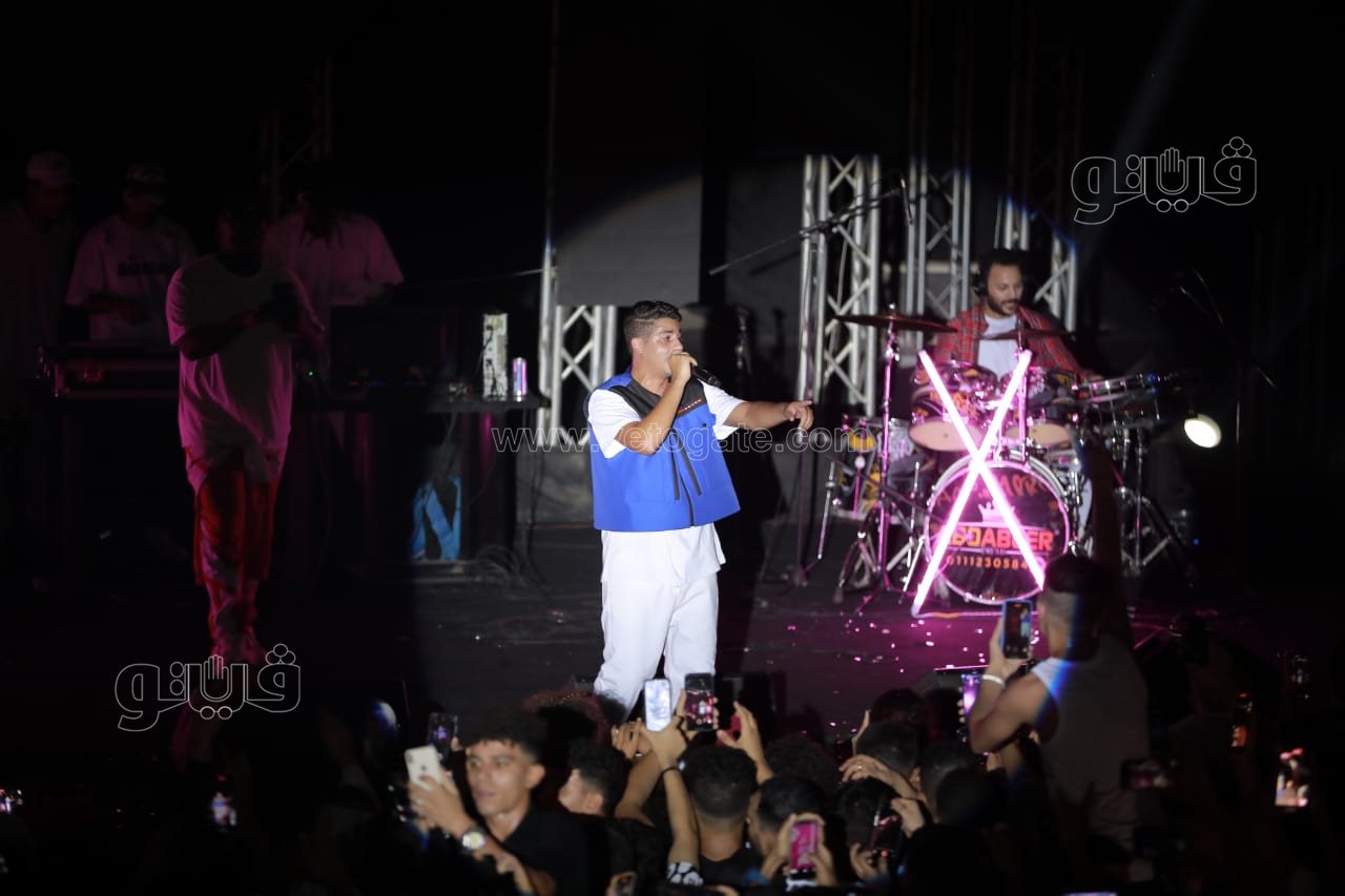 عنبة يلهب أجواء مسرح الزمالك بحفل كامل العدد (9)
