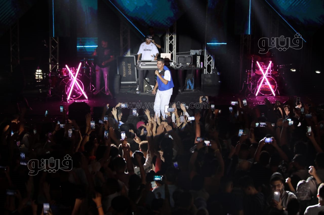 عنبة يلهب أجواء مسرح الزمالك بحفل كامل العدد (19)