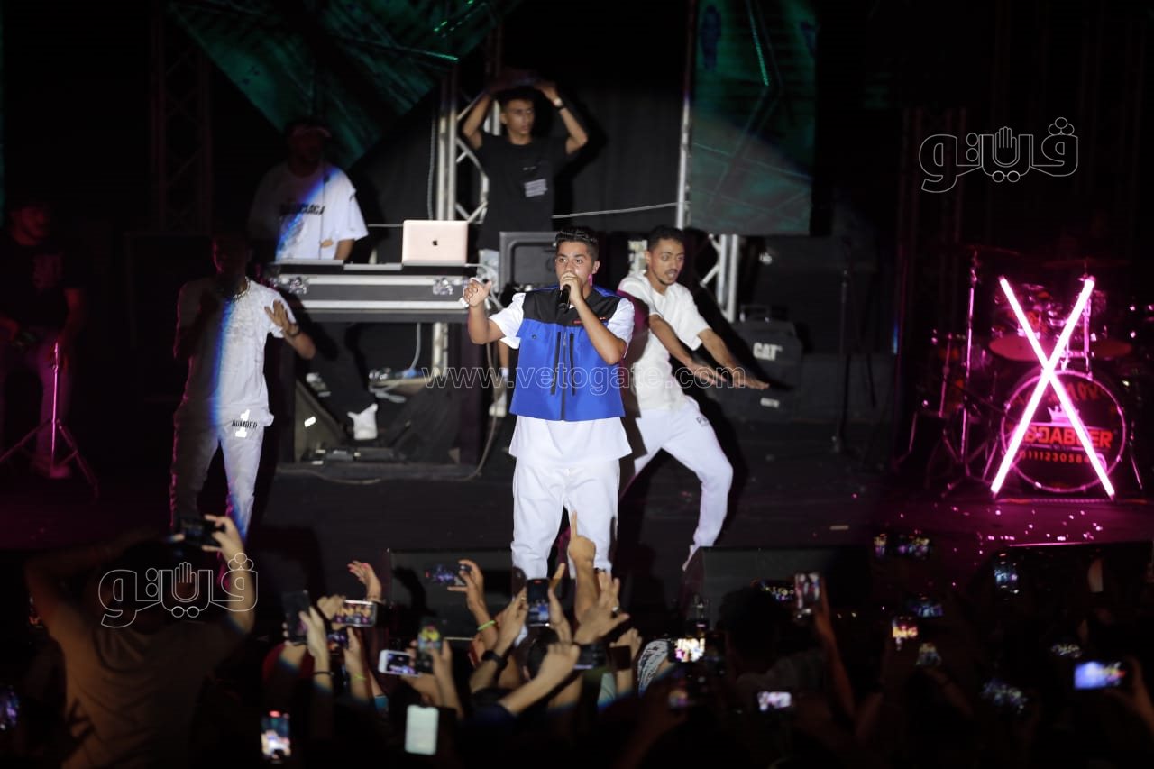 عنبة يلهب أجواء مسرح الزمالك بحفل كامل العدد (38)