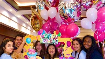 ياسمين عبد العزيز تحتفل بعيد ميلادها الأربعين