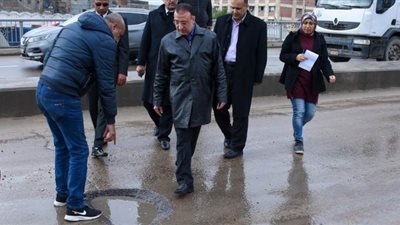 محافظ الإسكندرية: فتح كوبري محرم بك صباح غد بعد إصلاح الهبوط (صور)