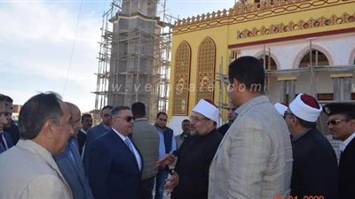 وزير الأوقاف ومحافظ البحر الأحمر يتفقدان مسجد 