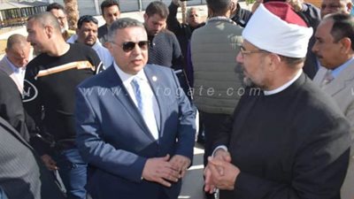 محافظ البحر الأحمر يدشن خط مواصلات تجريبي لمدينة الحرفيين بالغردقة| صور