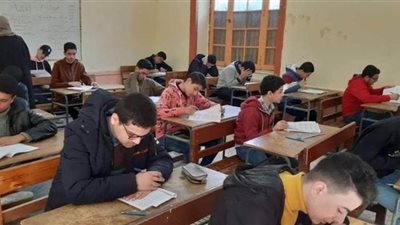 تداول امتحان الفيزياء لطلاب الصف الثاني الثانوي على صفحات الغش