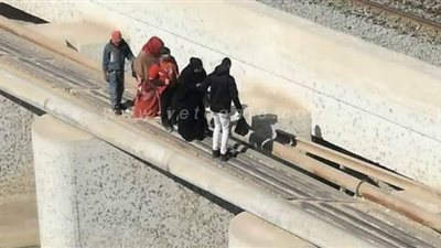 نزيف دماء أهالي المعنا مستمر بسبب حوادث القطارات.. ومطالبات بكوبري للمشاة | صور