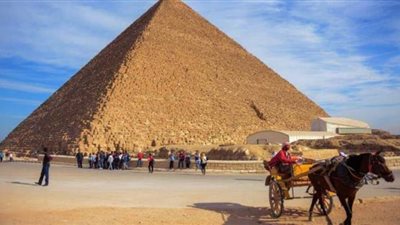 برلماني يطالب بتفعيل دور شرطة السياحة لمواجهة التسول بالمناطق الأثرية