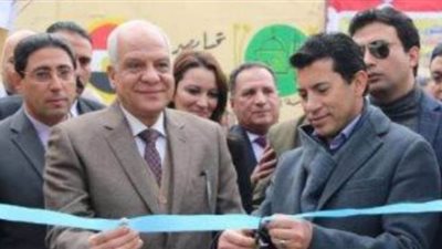 وزير الرياضة ومحافظ الجيزة يفتتحان مراكز الشباب المطورة بصفط اللبن وقرى العياط