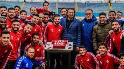 بيراميدز يحتفل بدخول عبد الله السعيد نادي المائة | صور