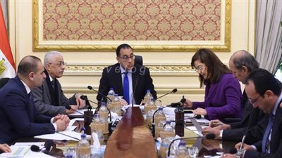 الحكومة تكشف حقيقة زيادة أجور المعلمين