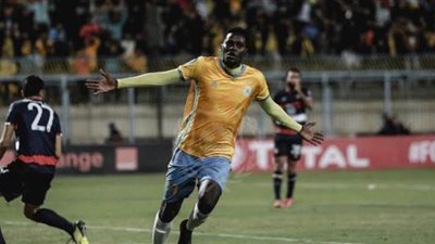 الإسماعيلي يتقدم على سموحة بهدف في الشوط الأول