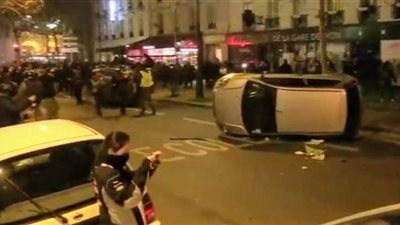 الشرطة الفرنسية تفرق تظاهرة ضد ماكرون في باريس بالغاز المسيل للدموع